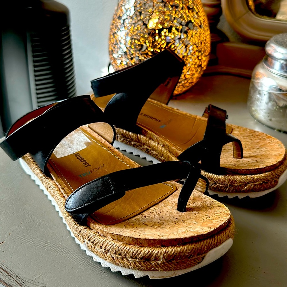 Johnston & Murphey black strappy sandal 7